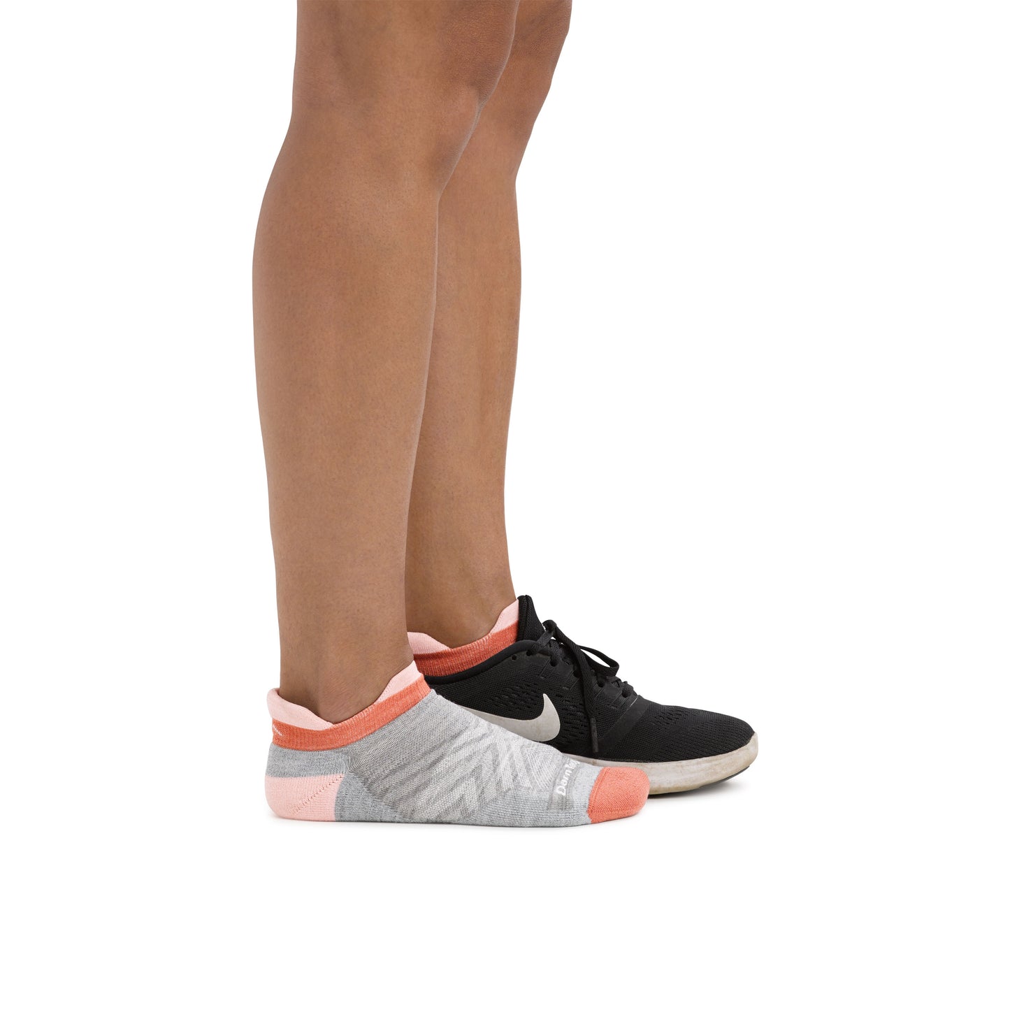 NO SHOW ULTRA TAB ULTRA LIGHTWEIGHT RUNNING SOCK WOMENS